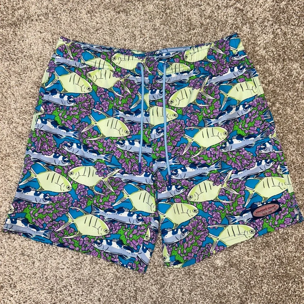 Vineyard Vines Swim Trunks Mesh Lined Men Size Small Fish Coral AOP Beach‎